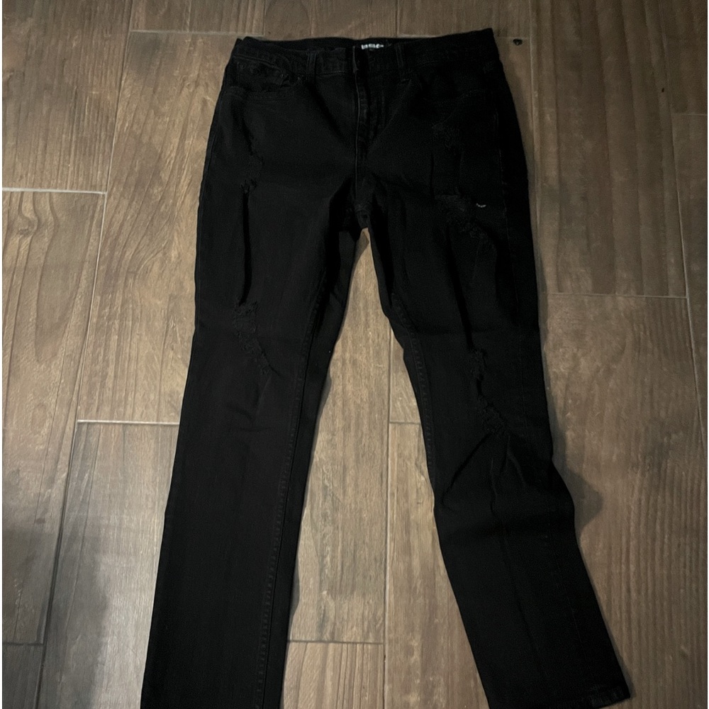 Men’s distressed 30x30 slim tapers black jeans